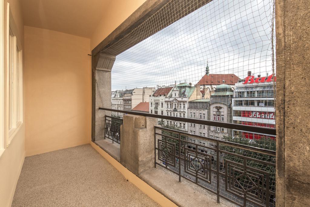 Merchants Crown Suites And Spa Πράγα Εξωτερικό φωτογραφία A balcony in Vienna