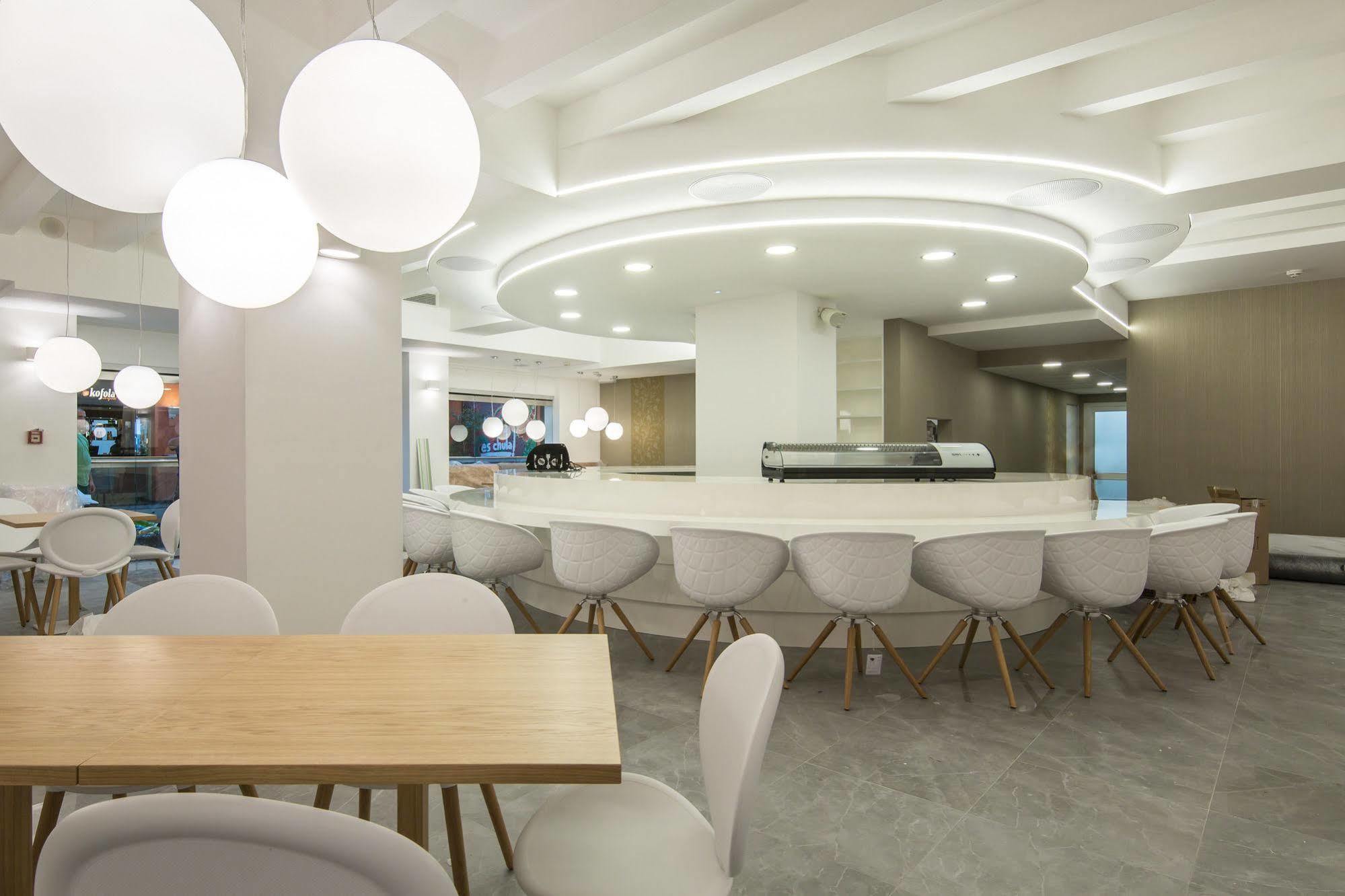 Merchants Crown Suites And Spa Πράγα Εξωτερικό φωτογραφία The restaurant