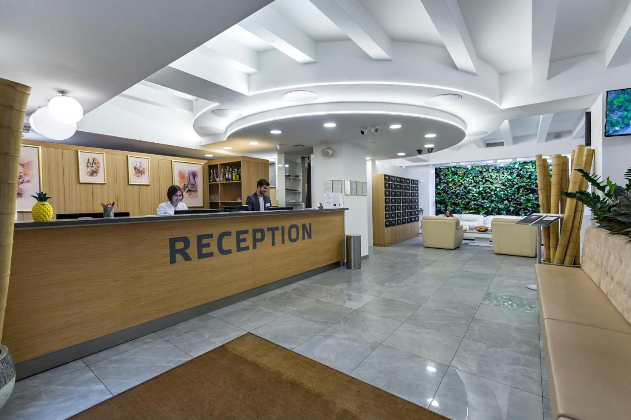 Merchants Crown Suites And Spa Πράγα Εξωτερικό φωτογραφία Reception