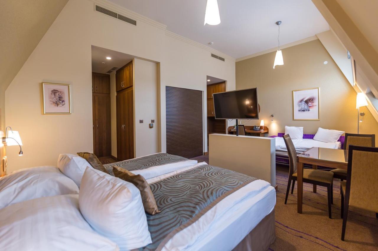 Merchants Crown Suites And Spa Πράγα Εξωτερικό φωτογραφία Suite